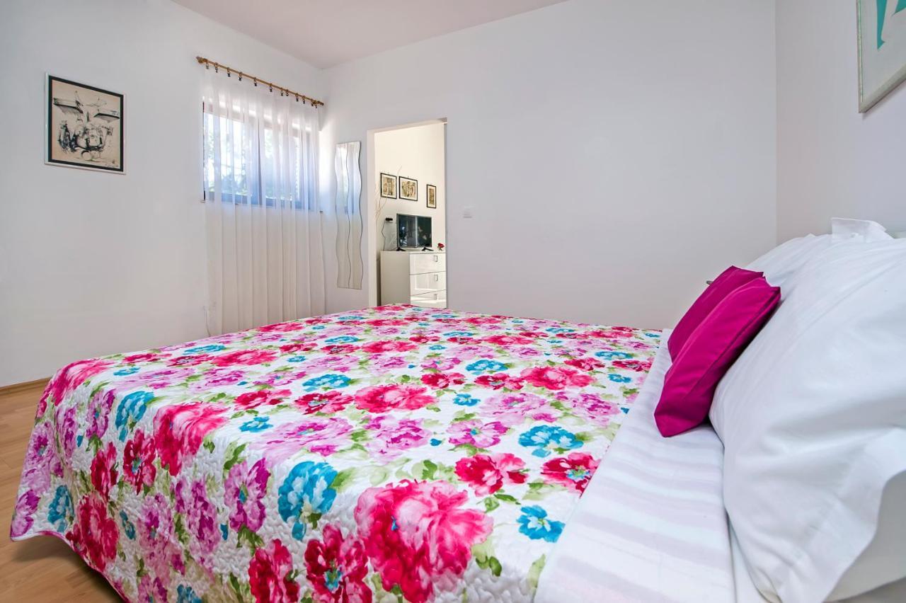 רוביני Apartmani&Soba Mimi מראה חיצוני תמונה